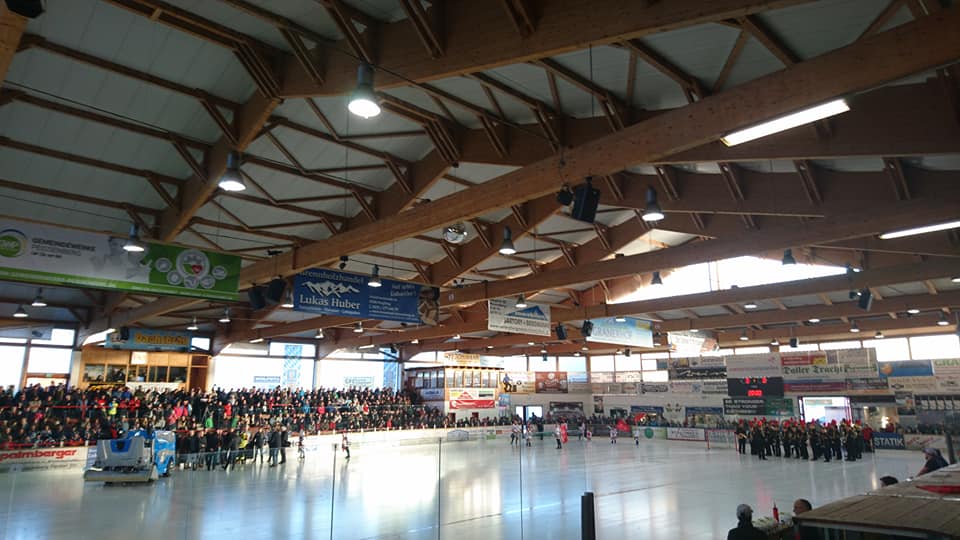Die Eissporthalle Peißenberg Eishalle